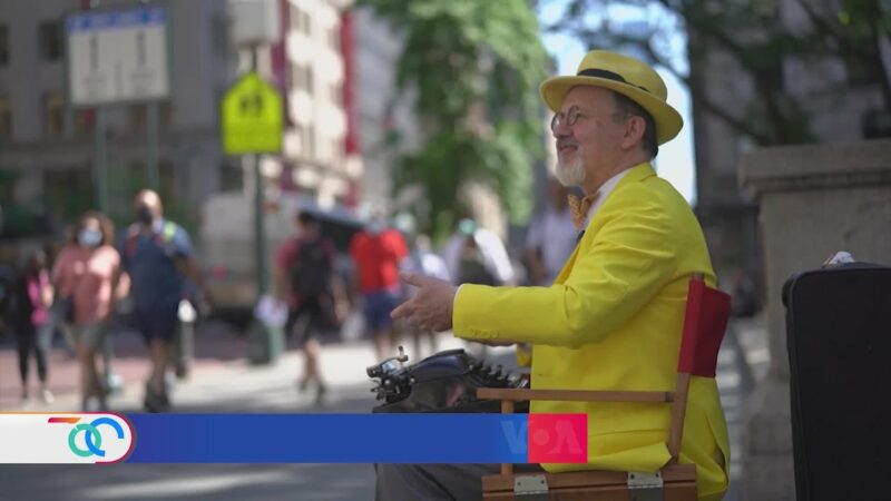 Video: Novelista callejero inmortaliza la vida de los neoyorquinos en historias de 60 segundos