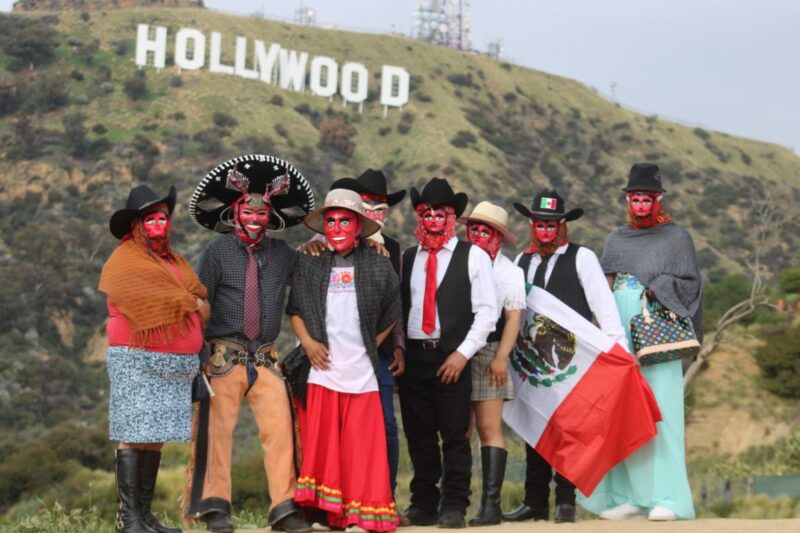 Organizan oaxaqueños primer Carnaval Indígena Costeño en Santa Ana, California