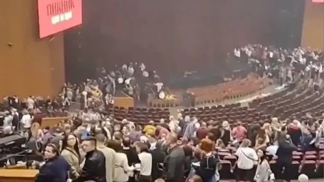 Video: El Estado Islámico se adjudica el ataque en sala de conciertos en Moscú que deja 40 muertos y un centenar de heridos