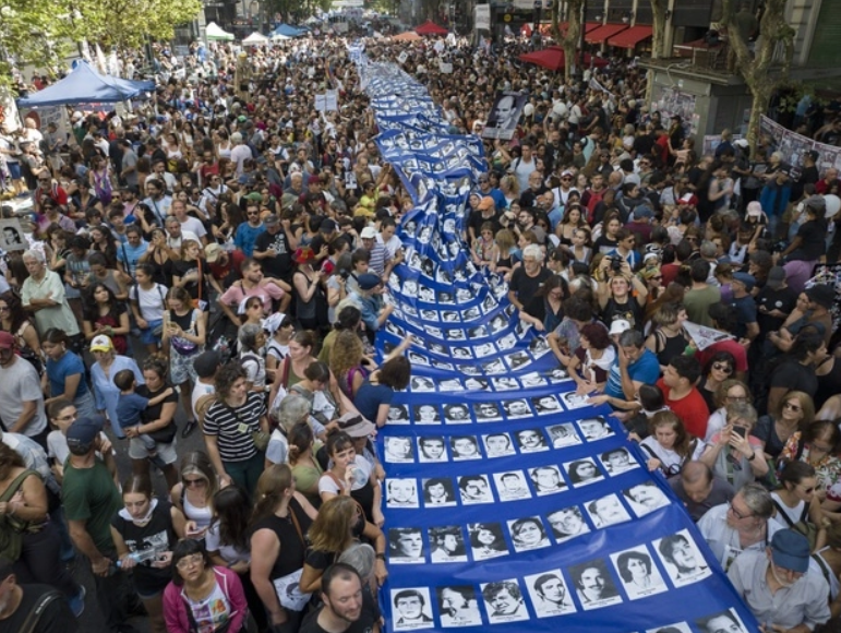 Jornada histórica de marchas por la Verdad y la Justicia en Argentina