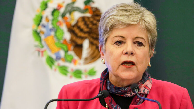 La Canciller Alicia Bárcena informa que son aceleradas las gestiones para lograr que Glas salga de Ecuador